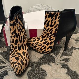 BNWT Sam Edelman Jacey leopard and black ankle boots